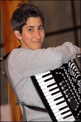 juliewolf - mateel04_kimsallaway.jpg